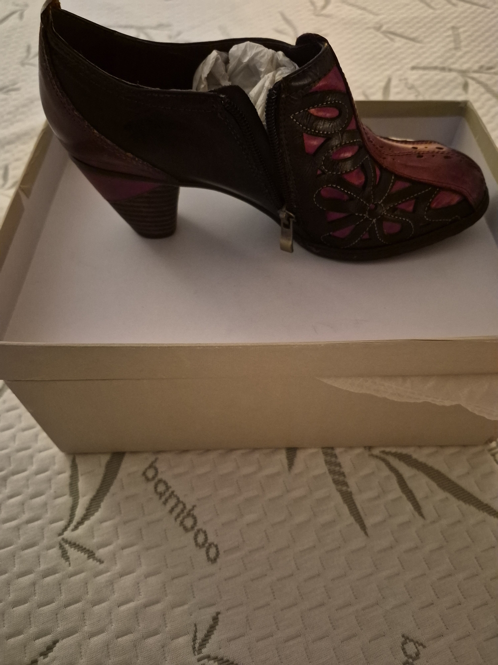 Cutout Floral Ankle Heels in Red and Black - Picture 4 of 6